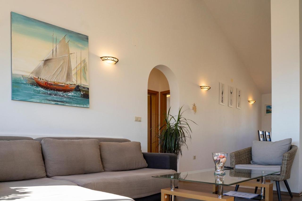 Апартаменты House Fidulic - Penthouse The View Лумбарда Экстерьер фото